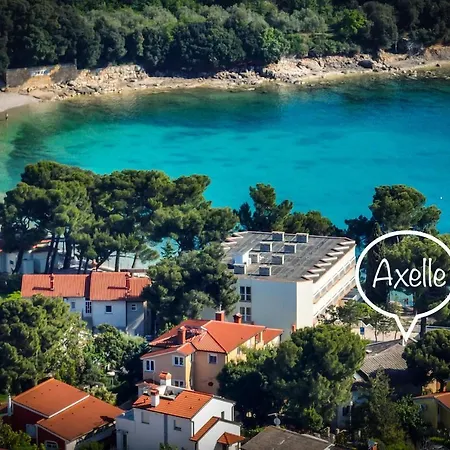 Axelle 50 Meters To The * Banjole