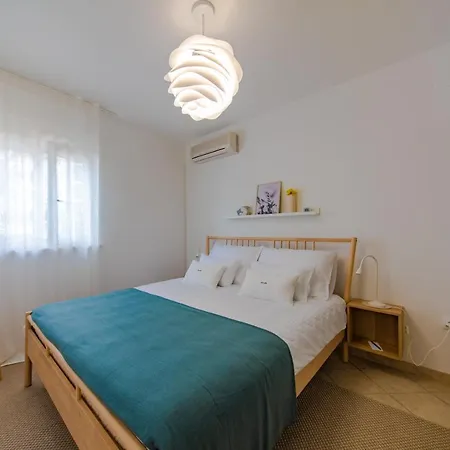 Axelle 50 Meters To The Apartment
